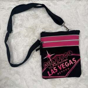 Welcome to Fabulous Las Vegas Nevada Souvenir Crossbody Bag